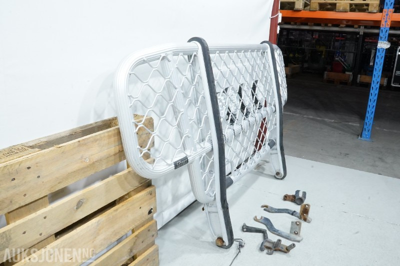 Scania Trux B2/B23-5 Frontbøyle/kufanger m/4 Strands LED Ekstralys og braketter – til Scania R/G/P-serien 04-09 - Вантажівка: фото 4 Scania Trux B2/B23-5 Frontbøyle/kufanger m/4 Strands LED Ekstralys og braketter – til Scania R/G/P-serien 04-09 - Вантажівка: фото 4