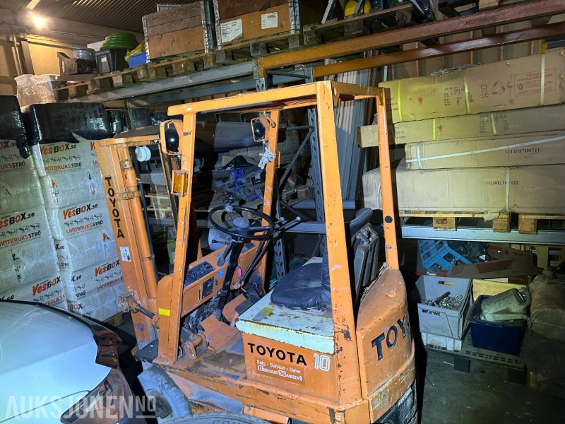 1987 Toyota 4RB10 Truck // gaffeltruck - rep-objekt - Вантажно-розвантажувальна техніка: фото 1 1987 Toyota 4RB10 Truck // gaffeltruck - rep-objekt - Вантажно-розвантажувальна техніка: фото 1