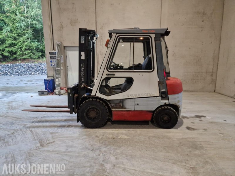 1997 Toyota 6FD25 - Diesel Gaffeltruck - Вантажно-розвантажувальна техніка: фото 1 1997 Toyota 6FD25 - Diesel Gaffeltruck - Вантажно-розвантажувальна техніка: фото 1