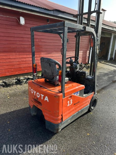 1998 Toyota 5FBE13 Gaffeltruck - Вантажно-розвантажувальна техніка: фото 4 1998 Toyota 5FBE13 Gaffeltruck - Вантажно-розвантажувальна техніка: фото 4