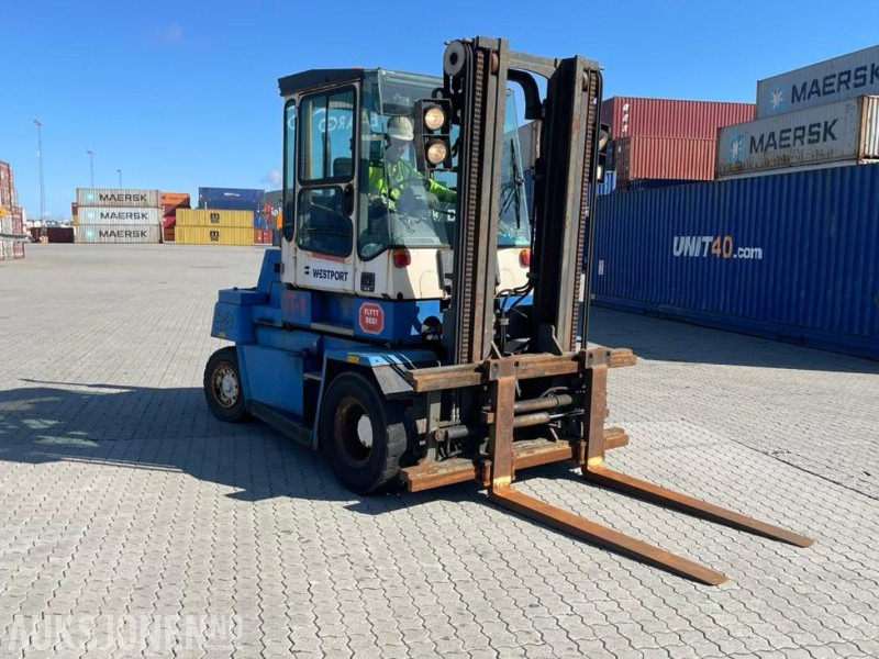 2003 Kalmar DCD70-6 10 tonn Truck/Teleskoptruck/Motvektstruck (T4) - Løftekapasitet 7 tonn - Løftehøyde 4 meter. - Вантажно-розвантажувальна техніка: фото 4 2003 Kalmar DCD70-6 10 tonn Truck/Teleskoptruck/Motvektstruck (T4) - Løftekapasitet 7 tonn - Løftehøyde 4 meter. - Вантажно-розвантажувальна техніка: фото 4