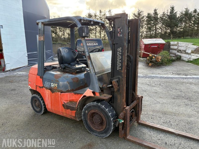 2003 Toyota 7FD25 - Вантажно-розвантажувальна техніка: фото 5 2003 Toyota 7FD25 - Вантажно-розвантажувальна техніка: фото 5