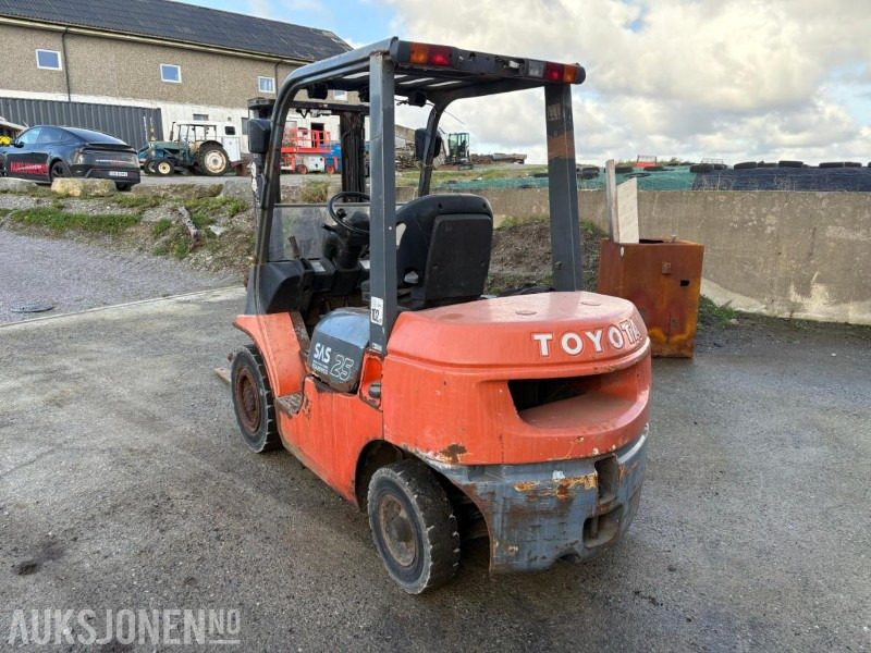 2003 Toyota 7FD25 - Вантажно-розвантажувальна техніка: фото 4 2003 Toyota 7FD25 - Вантажно-розвантажувальна техніка: фото 4