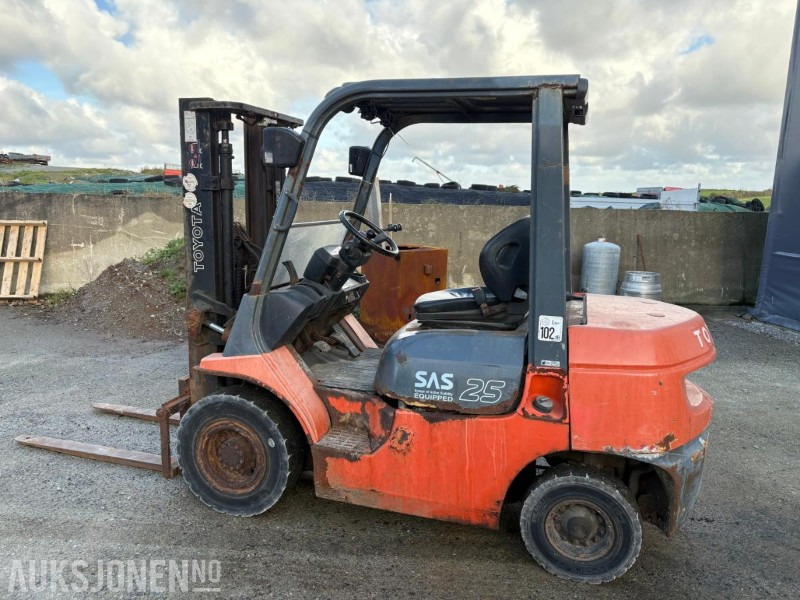 2003 Toyota 7FD25 - Вантажно-розвантажувальна техніка: фото 3 2003 Toyota 7FD25 - Вантажно-розвантажувальна техніка: фото 3