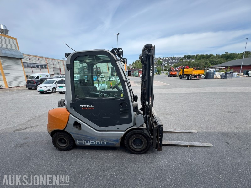 2014 Still RX 70-30 Hybrid Gaffeltruck – 3 tonn løftekapasitet Repobjekt - Вантажно-розвантажувальна техніка: фото 4 2014 Still RX 70-30 Hybrid Gaffeltruck – 3 tonn løftekapasitet Repobjekt - Вантажно-розвантажувальна техніка: фото 4