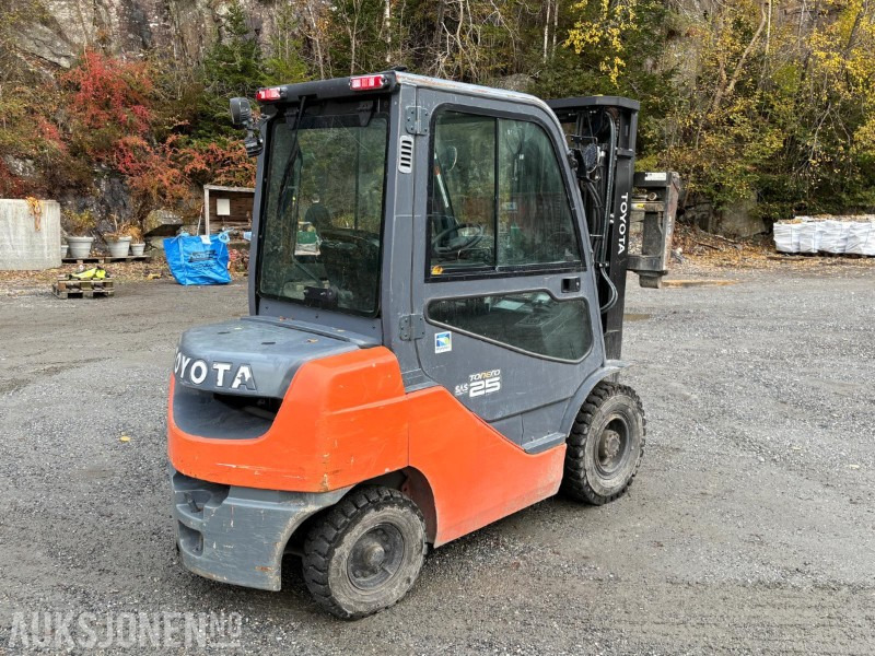 Toyota Tonero 25 SAS dieseltruck - 4 311 timer - Вантажно-розвантажувальна техніка: фото 3 Toyota Tonero 25 SAS dieseltruck - 4 311 timer - Вантажно-розвантажувальна техніка: фото 3