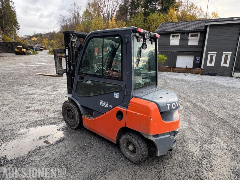 Toyota Tonero 25 SAS dieseltruck - 4 311 timer - Вантажно-розвантажувальна техніка: фото 4 Toyota Tonero 25 SAS dieseltruck - 4 311 timer - Вантажно-розвантажувальна техніка: фото 4