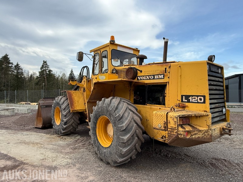 Volvo L120 Hjullaster - 4x4 - Gjerstad 2900L skuff - Nylig byttet dekk - Vekt montert - Колісний навантажувач: фото 4 Volvo L120 Hjullaster - 4x4 - Gjerstad 2900L skuff - Nylig byttet dekk - Vekt montert - Колісний навантажувач: фото 4