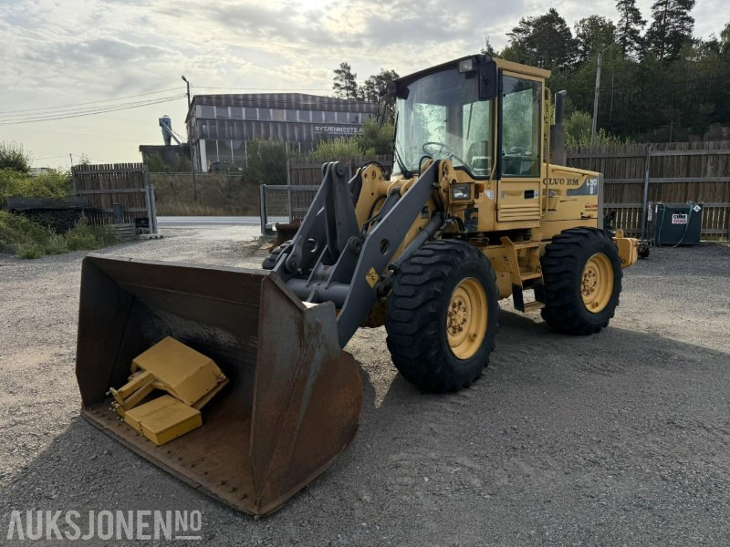 Volvo L50B hjullaster / 12817 timer / skuffe / skjermer - Колісний навантажувач: фото 1 Volvo L50B hjullaster / 12817 timer / skuffe / skjermer - Колісний навантажувач: фото 1