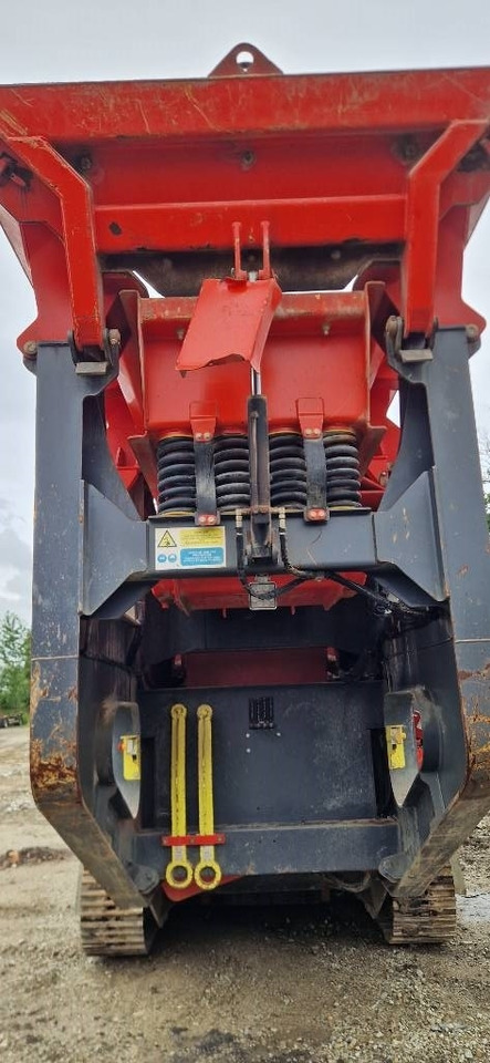 Sandvik QJ 241 - Мобільна дробарка: фото 4 Sandvik QJ 241 - Мобільна дробарка: фото 4