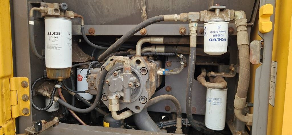 Гусеничний екскаватор Volvo EC 220EL: фото 22