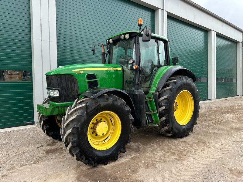 John Deere 7530 - Трактор: фото 1 John Deere 7530 - Трактор: фото 1