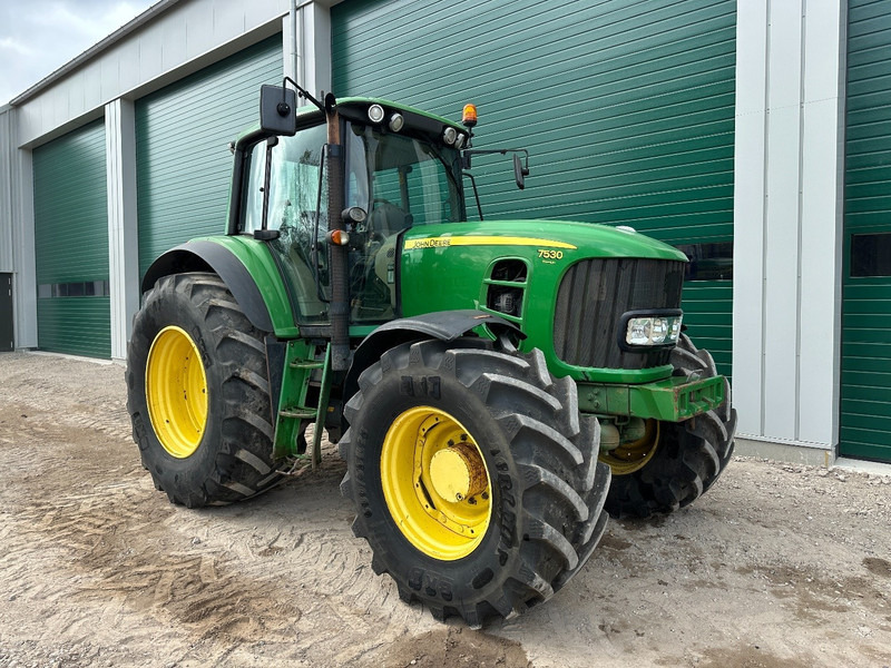 John Deere 7530 - Трактор: фото 2 John Deere 7530 - Трактор: фото 2