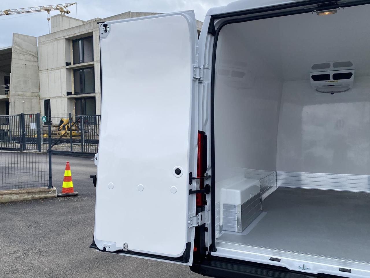 Новий Фургон-рефрижератор PEUGEOT BOXER L3H2 180PS CONFORT 335 / FRISCHDIENST BIS 0 + KONVEKTA FK2321 12-230V: фото 11