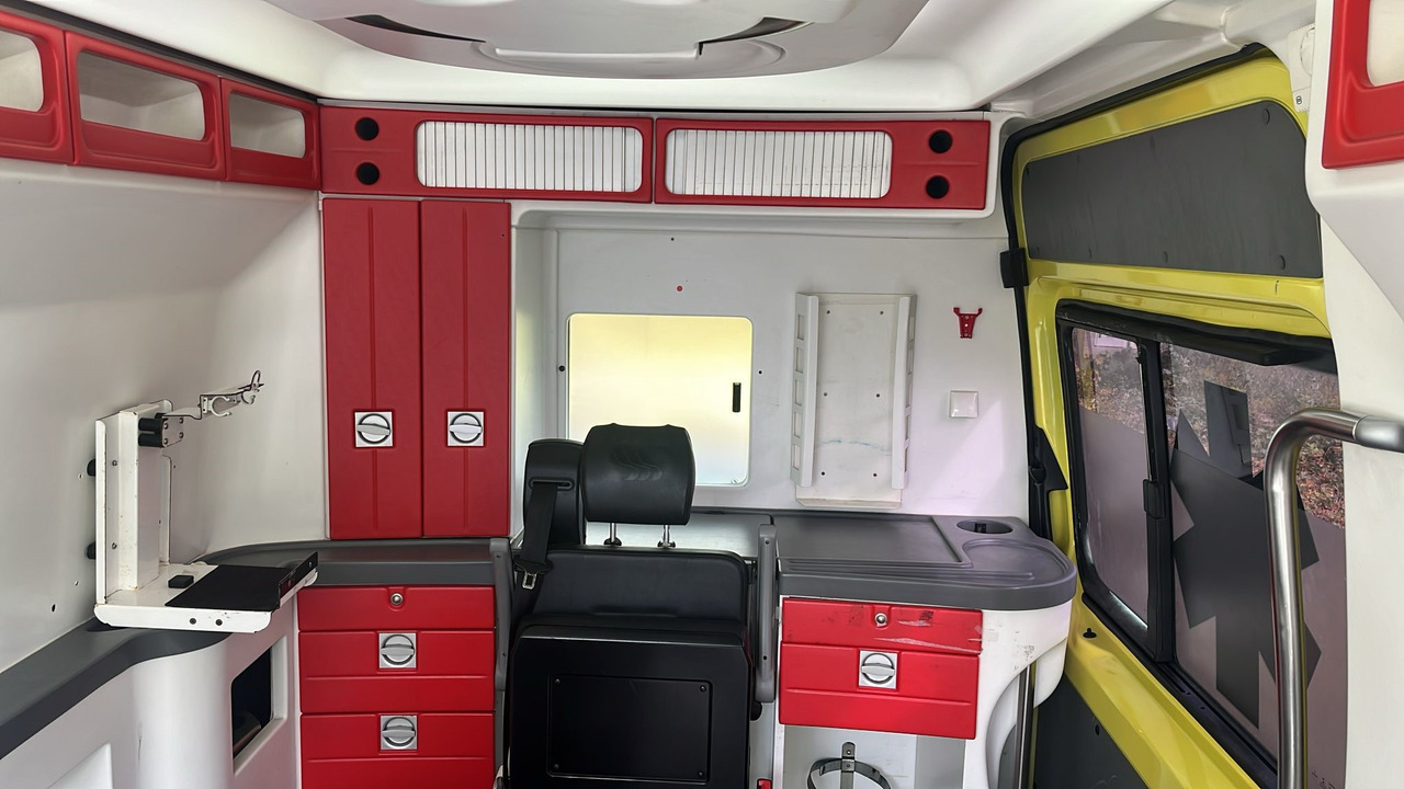 Mercedes Benz AMBULANCE Lot of 10 units Sprinter 313 CDI Automatic - Суцільнометалевий фургон: фото 4 Mercedes Benz AMBULANCE Lot of 10 units Sprinter 313 CDI Automatic - Суцільнометалевий фургон: фото 4