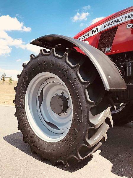 Massey Ferguson MF 5709 M Dyna-4 - Трактор: фото 4 Massey Ferguson MF 5709 M Dyna-4 - Трактор: фото 4