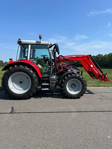 Massey Ferguson MF 5S.145 Dyna-6 "Efficient" - Трактор: фото 1 Massey Ferguson MF 5S.145 Dyna-6 "Efficient" - Трактор: фото 1