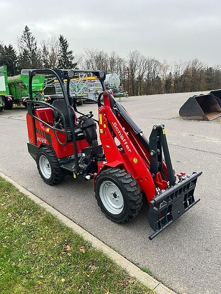 Schäffer 2028 SLT - Компактний фронтальний навантажувач: фото 4 Schäffer 2028 SLT - Компактний фронтальний навантажувач: фото 4