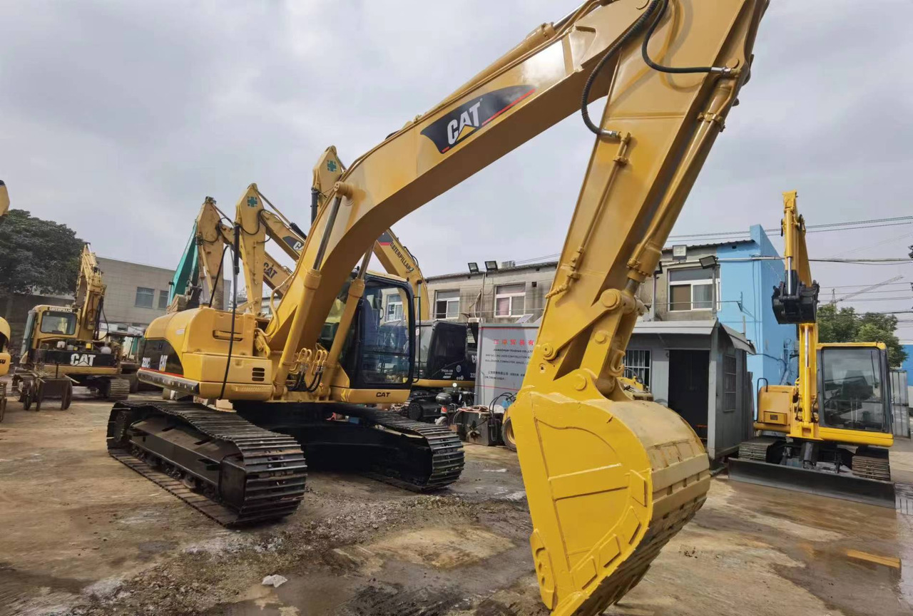 Caterpillar 320C 320CL 320BL Used Excavator CAT 320D 320D2 320GC 20 Ton Crawler Excavator - Гусеничний екскаватор: фото 3 Caterpillar 320C 320CL 320BL Used Excavator CAT 320D 320D2 320GC 20 Ton Crawler Excavator - Гусеничний екскаватор: фото 3
