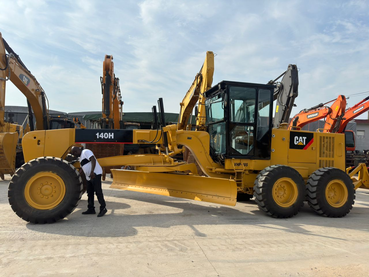 Caterpillar CAT 140H 140K 140M Used Motor Grader Secondhand Graders in Low Price - Грейдер: фото 3 Caterpillar CAT 140H 140K 140M Used Motor Grader Secondhand Graders in Low Price - Грейдер: фото 3
