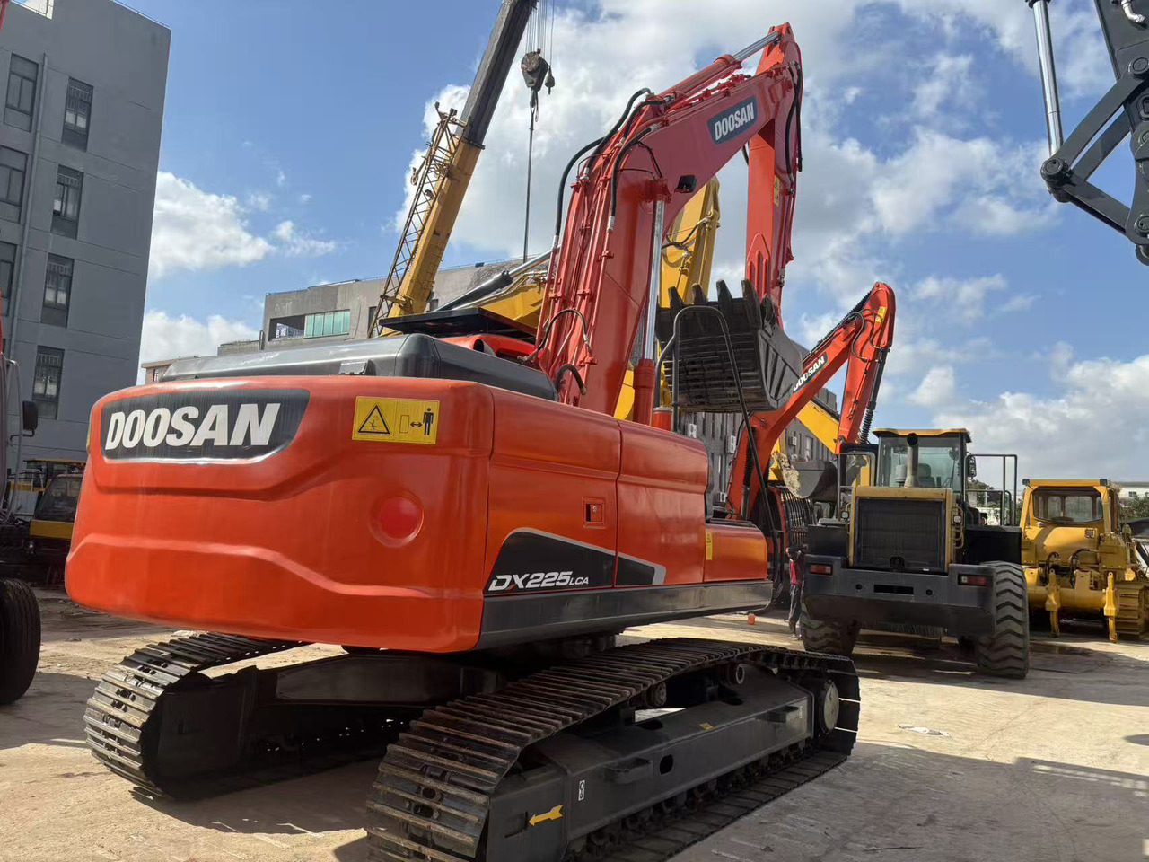 Doosan DX225 Used Crawler Excavator Secondhand 25 ton Excavators for Sale Doosan Excavadora Usada - Гусеничний екскаватор: фото 2 Doosan DX225 Used Crawler Excavator Secondhand 25 ton Excavators for Sale Doosan Excavadora Usada - Гусеничний екскаватор: фото 2