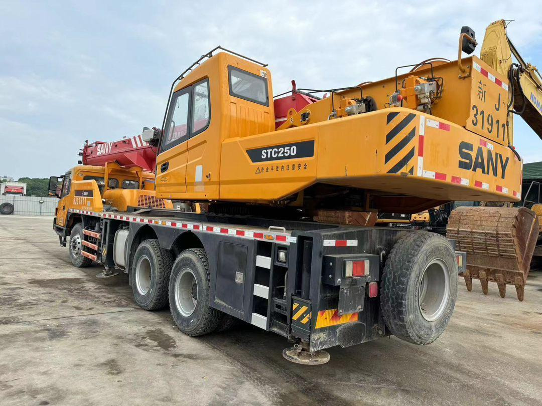 SANY 25 Ton Crane Truck Crane SANY STC250 QY50C STC750 STC1000 XCMG ZOOOMLION TADANO KOBELCO CRANES FOR SALE - Автокран: фото 5 SANY 25 Ton Crane Truck Crane SANY STC250 QY50C STC750 STC1000 XCMG ZOOOMLION TADANO KOBELCO CRANES FOR SALE - Автокран: фото 5
