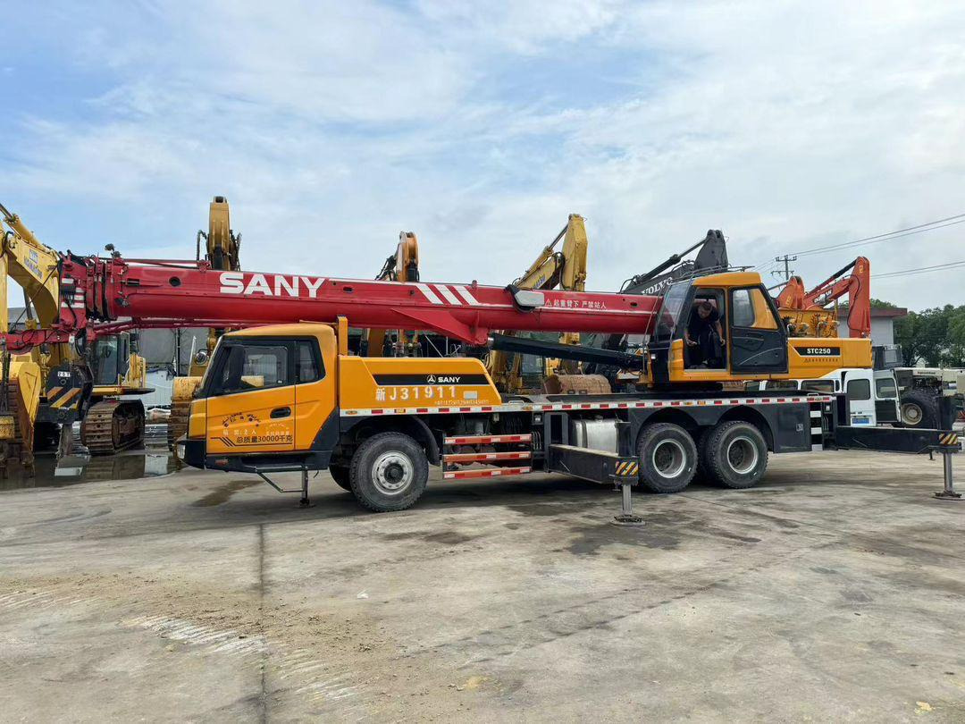 SANY STC250 25 Ton Truck Crane XCMG ZOOMLION TADANO KOBELCO 25T 50T 80T 100T 120T 200T 220T 240T 300T Crane for Sale - Автокран: фото 2 SANY STC250 25 Ton Truck Crane XCMG ZOOMLION TADANO KOBELCO 25T 50T 80T 100T 120T 200T 220T 240T 300T Crane for Sale - Автокран: фото 2