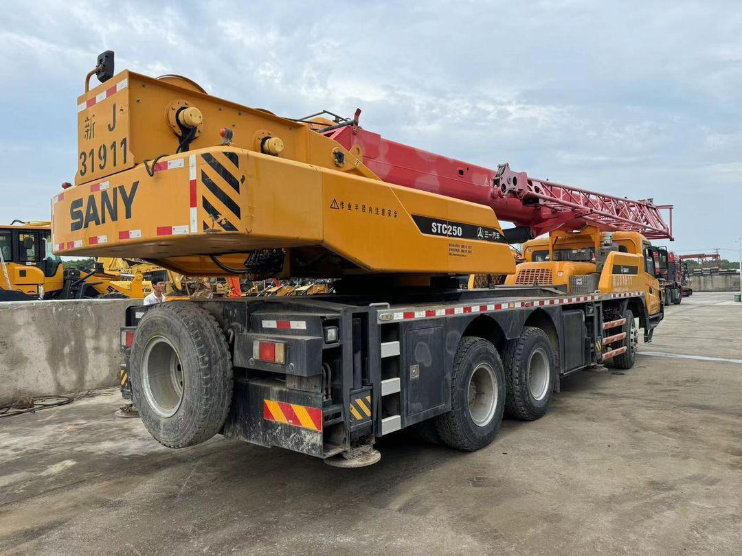 Sany 25 Ton Used Truck Crane 50 Ton 70 Ton 80 Ton 100 Ton 120 Ton 200 Ton 220Ton 240 Ton 300 Ton XCMG Zoomlion Liebherr Tadano Truck Crane - Автокран: фото 1 Sany 25 Ton Used Truck Crane 50 Ton 70 Ton 80 Ton 100 Ton 120 Ton 200 Ton 220Ton 240 Ton 300 Ton XCMG Zoomlion Liebherr Tadano Truck Crane - Автокран: фото 1