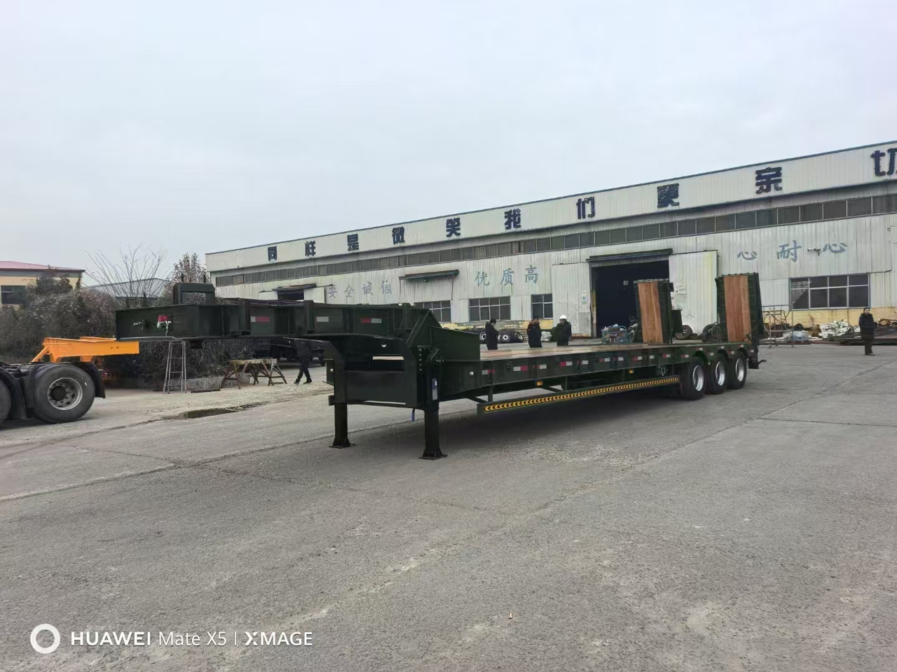 ZHICHENG Semi Flat Bed Low Bed in Length 8-16m with 3 4 Axles - Низькорамна платформа напівпричіп: фото 3 ZHICHENG Semi Flat Bed Low Bed in Length 8-16m with 3 4 Axles - Низькорамна платформа напівпричіп: фото 3