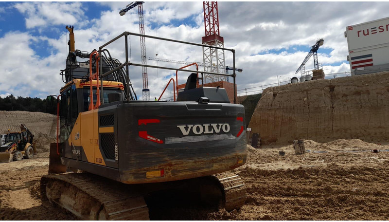Volvo EC220EL - Гусеничний екскаватор: фото 2 Volvo EC220EL - Гусеничний екскаватор: фото 2