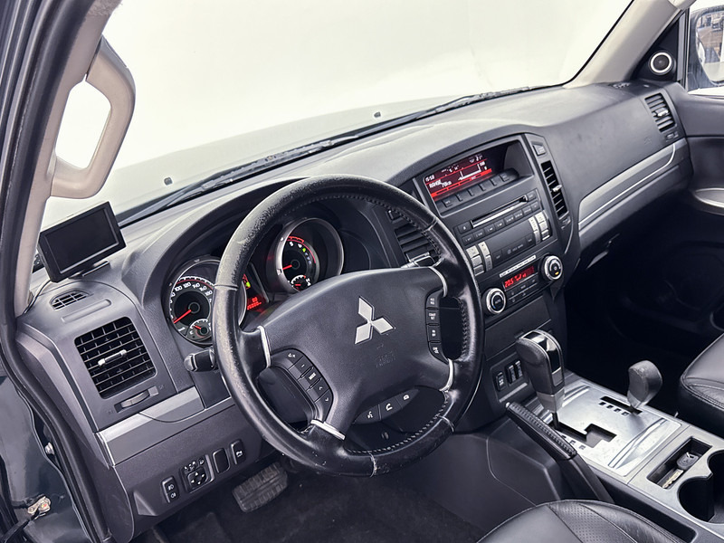 Mitsubishi Pajero 3.2 DI-D Instyle High Roof Van Grijs kenteken Automaat Climate control Trekhaak 3000KG - Комерційний автомобіль: фото 5 Mitsubishi Pajero 3.2 DI-D Instyle High Roof Van Grijs kenteken Automaat Climate control Trekhaak 3000KG - Комерційний автомобіль: фото 5