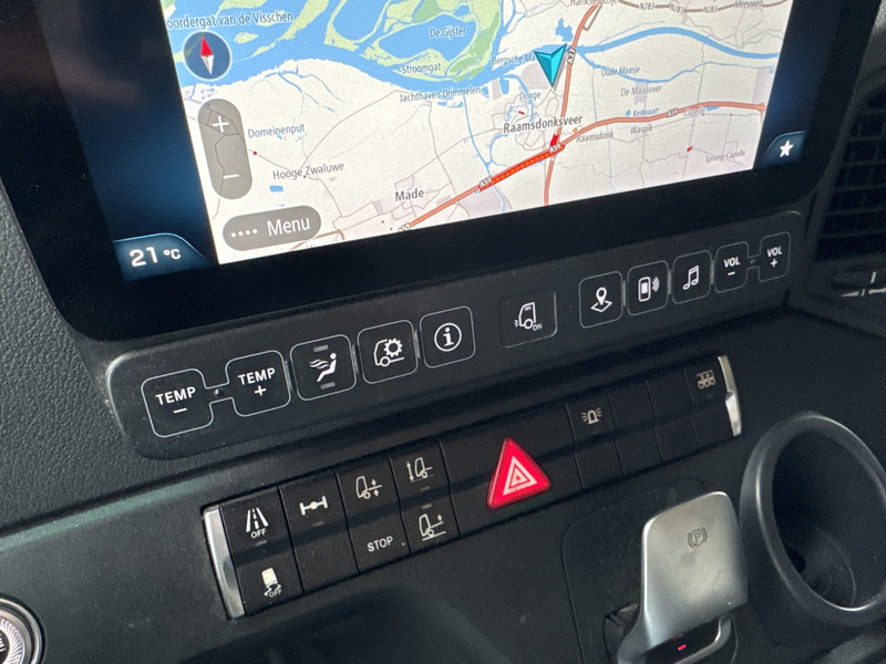 Вантажівка шасі Mercedes-Benz Actros L-Gigaspacecabine 1845 LS Lowliner, Solostar Mirror cams , Leer , Euro 6: фото 8 Вантажівка шасі Mercedes-Benz Actros L-Gigaspacecabine 1845 LS Lowliner, Solostar Mirror cams , Leer , Euro 6: фото 8