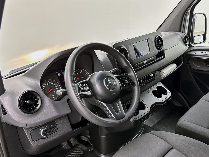 Mercedes-Benz Sprinter 314 2.2 CDI L2H2 Automaat Laadlift Omvormer 220v Luchtgeveerde stoel Navigatie MBUX Camera - Суцільнометалевий фургон: фото 4 Mercedes-Benz Sprinter 314 2.2 CDI L2H2 Automaat Laadlift Omvormer 220v Luchtgeveerde stoel Navigatie MBUX Camera - Суцільнометалевий фургон: фото 4