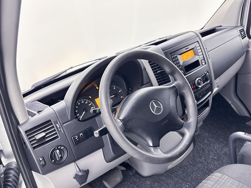 Mercedes-Benz Sprinter 316 2.2 CDI Bakwagen Meubelbak met Laadklep D'Hollandia Cruise Control Zijdeur - Фургон з закритим кузовом: фото 4 Mercedes-Benz Sprinter 316 2.2 CDI Bakwagen Meubelbak met Laadklep D'Hollandia Cruise Control Zijdeur - Фургон з закритим кузовом: фото 4