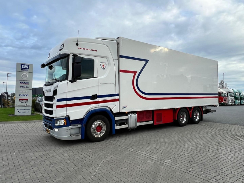 Scania S450 NGT 6x2 Koelwagen Retarder / Dhollandia / Bloenenmaat - Рефрижератор вантажівка: фото 1 Scania S450 NGT 6x2 Koelwagen Retarder / Dhollandia / Bloenenmaat - Рефрижератор вантажівка: фото 1
