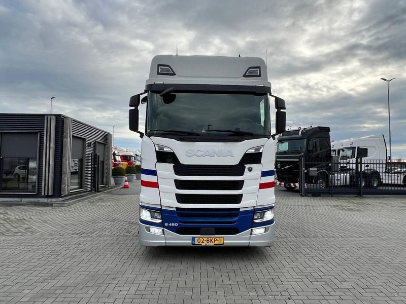 Scania S450 NGT 6x2 Koelwagen Retarder / Dhollandia / Bloenenmaat - Рефрижератор вантажівка: фото 2 Scania S450 NGT 6x2 Koelwagen Retarder / Dhollandia / Bloenenmaat - Рефрижератор вантажівка: фото 2
