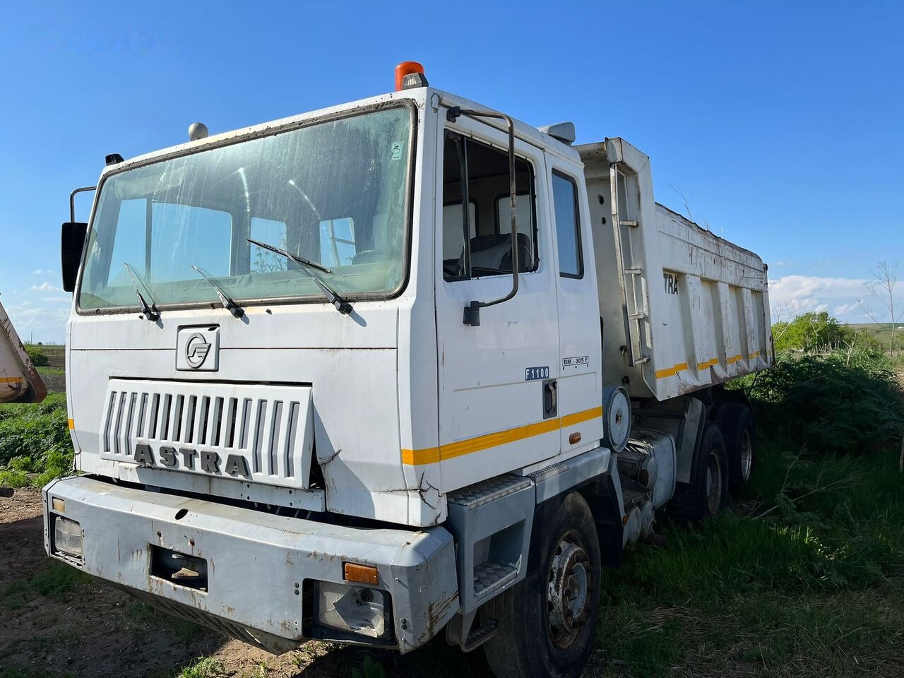 Astra BM 305 FT F1100 6X4 TRAKKER INDUSTRIAL - Самоскид вантажівка: фото 1 Astra BM 305 FT F1100 6X4 TRAKKER INDUSTRIAL - Самоскид вантажівка: фото 1