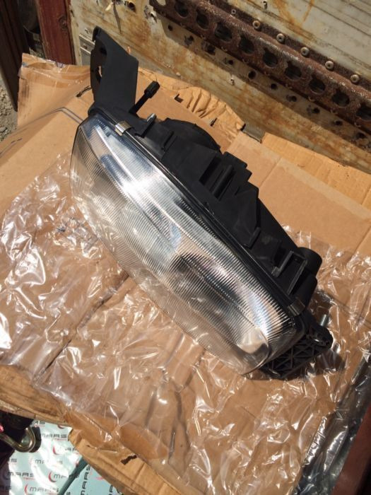 Renault DCI stanga/dreapta NOU - Передня фара в категорії Вантажівки: фото 2 Renault DCI stanga/dreapta NOU - Передня фара в категорії Вантажівки: фото 2