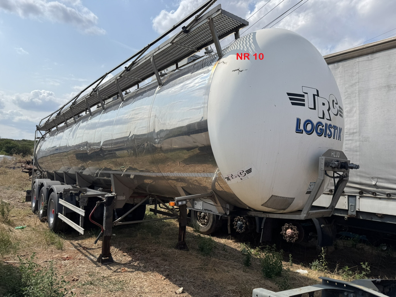 Transport lichide ALIMENTARE HLW STA 36 INOX ALIMENTAR AZOR AGRICULTURA - Напівпричіп цистерна: фото 1 Transport lichide ALIMENTARE HLW STA 36 INOX ALIMENTAR AZOR AGRICULTURA - Напівпричіп цистерна: фото 1