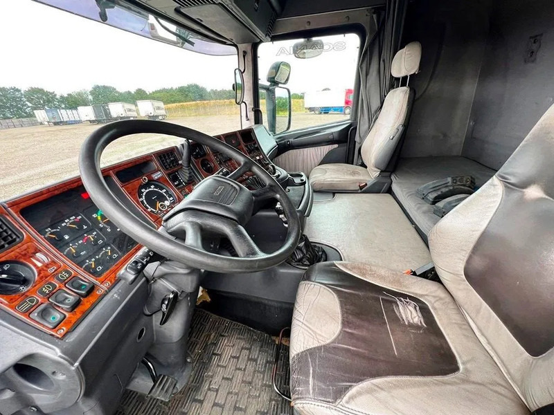 Interior photo 1: Scania R164-480 V8 Steel / Air suspension. в лізинг Scania R164-480 V8 Steel / Air suspension.