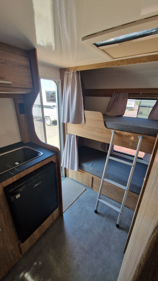 N-LAZUR Niewiadów Nowa Przyczepa Kempingowa dla 4 osób z Łazienką - Причіп дача: фото 3 N-LAZUR Niewiadów Nowa Przyczepa Kempingowa dla 4 osób z Łazienką - Причіп дача: фото 3