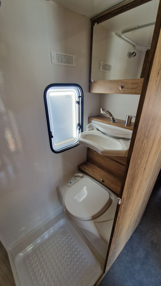 N-LAZUR Niewiadów Nowa Przyczepa Kempingowa dla 4 osób z Łazienką - Причіп дача: фото 4 N-LAZUR Niewiadów Nowa Przyczepa Kempingowa dla 4 osób z Łazienką - Причіп дача: фото 4