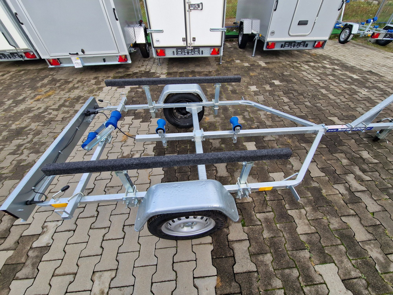 Nowa Przyczepa Podłodziowa ponton łódź 350 - 550cm Niewiadów P400 P415 - Автовоз причіп: фото 3 Nowa Przyczepa Podłodziowa ponton łódź 350 - 550cm Niewiadów P400 P415 - Автовоз причіп: фото 3