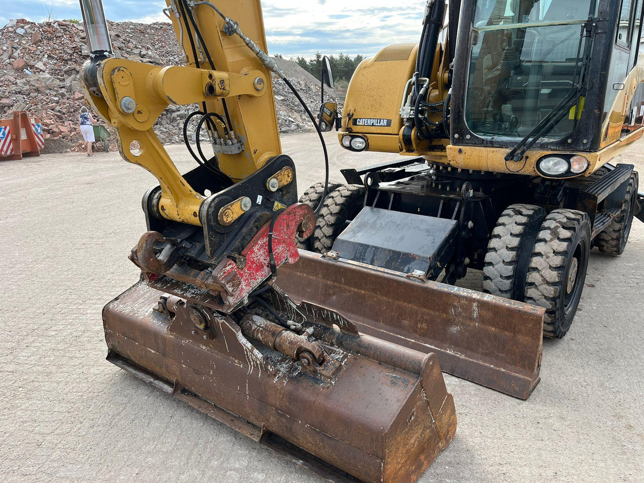 Колісний екскаватор Caterpillar M318D: фото 15