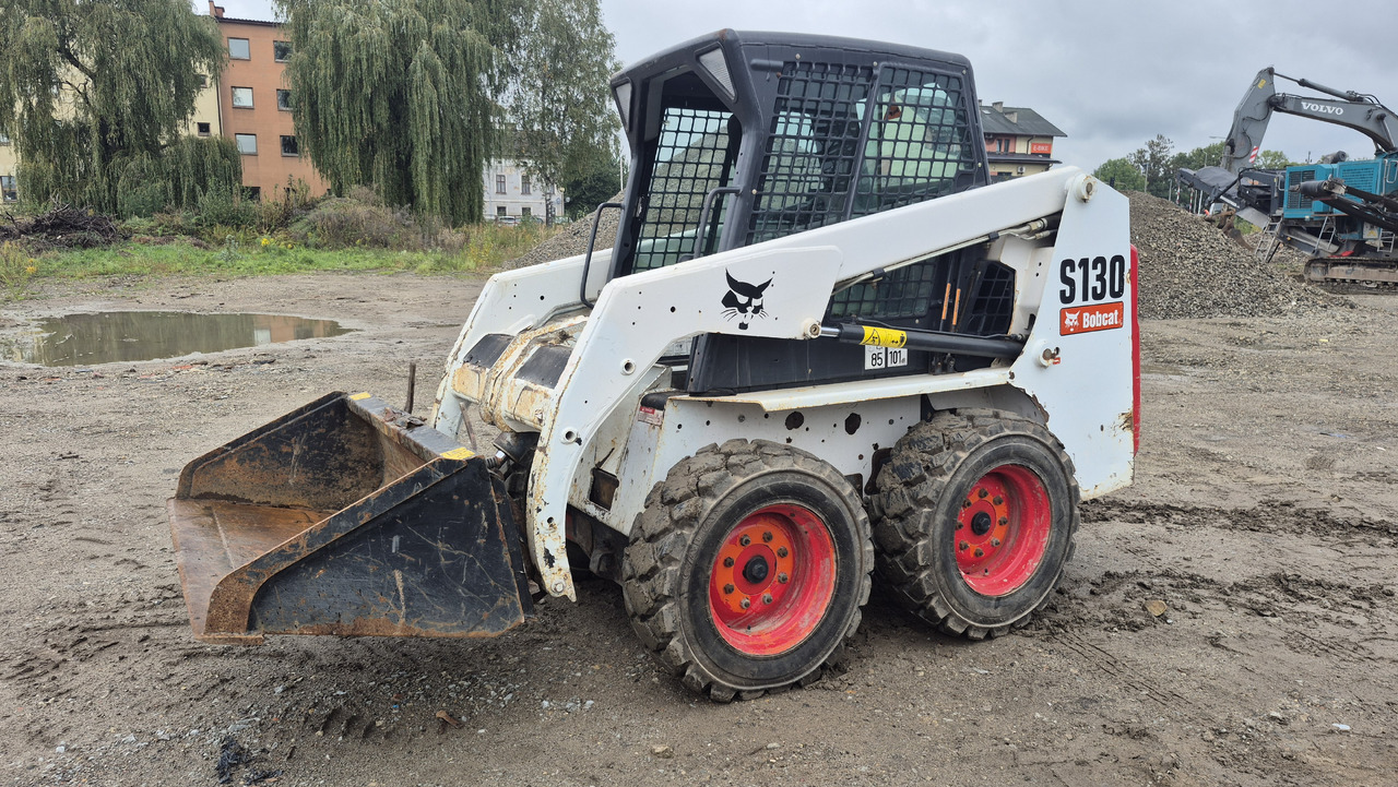 BOBCAT S130 - Міні-навантажувач: фото 1 BOBCAT S130 - Міні-навантажувач: фото 1