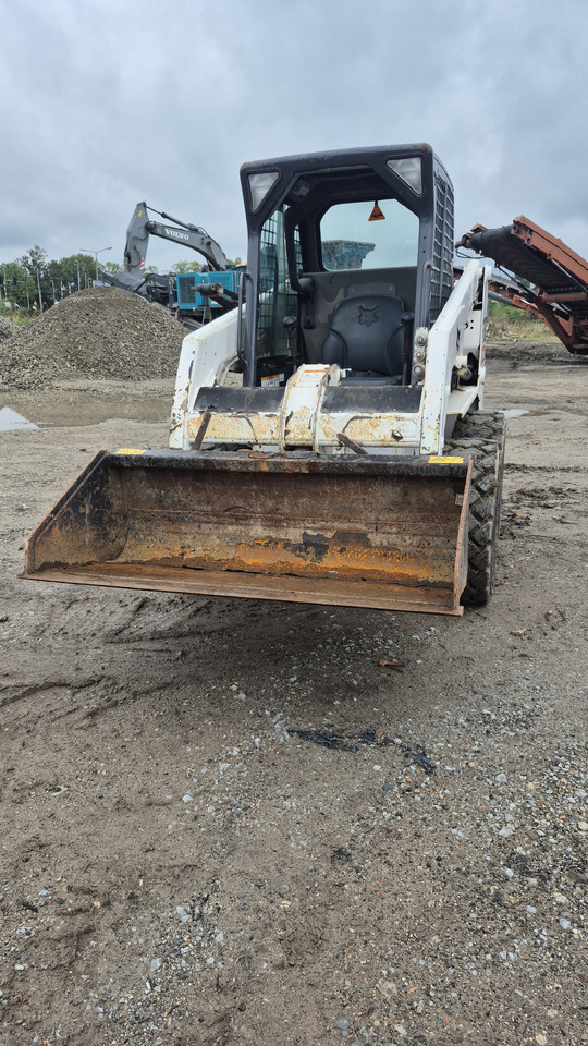 BOBCAT S130 - Міні-навантажувач: фото 3 BOBCAT S130 - Міні-навантажувач: фото 3