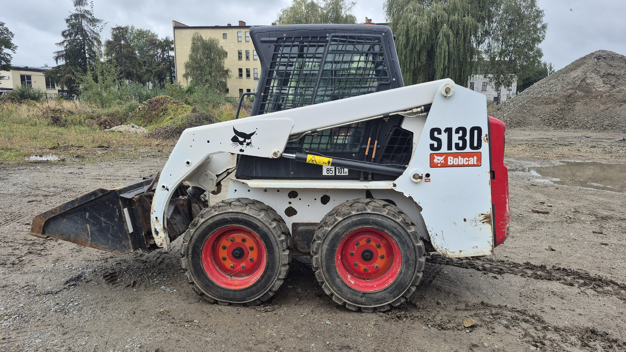 BOBCAT S130 - Міні-навантажувач: фото 2 BOBCAT S130 - Міні-навантажувач: фото 2
