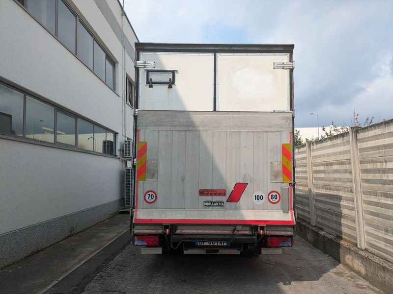 Camion cassone coibentato MAN MAN TGL 7.180 - Вантажівка з закритим кузовом: фото 2 Camion cassone coibentato MAN MAN TGL 7.180 - Вантажівка з закритим кузовом: фото 2
