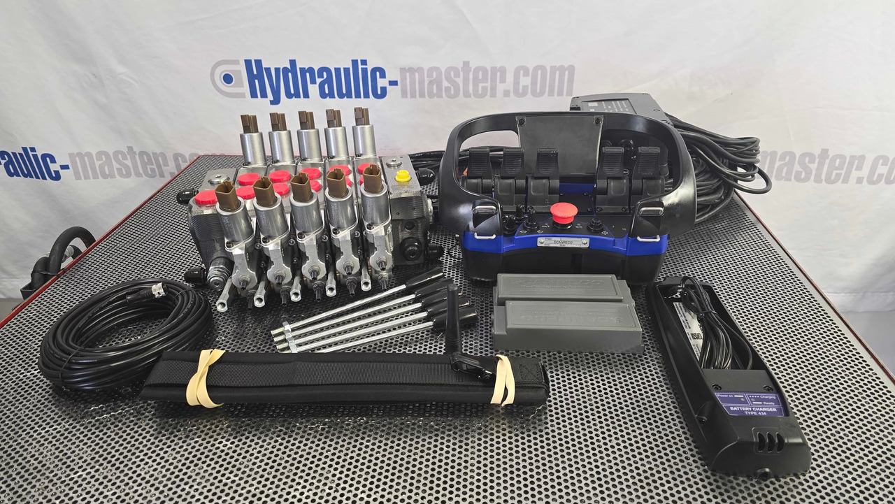 Container Side Lifter Sidelifter 5 sections valve with Radio Remote Scanreco - Сміттєвози: фото 1 Container Side Lifter Sidelifter 5 sections valve with Radio Remote Scanreco - Сміттєвози: фото 1
