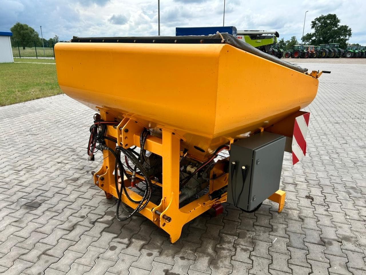 AGRISEM DSF 1600 FRONTTANK - Розкидач добрив: фото 4 AGRISEM DSF 1600 FRONTTANK - Розкидач добрив: фото 4